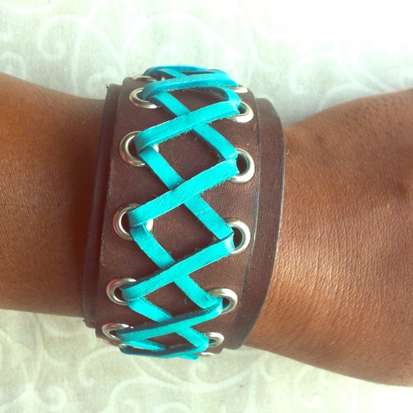 Teal accent leather cuff - Picture 1 of 3