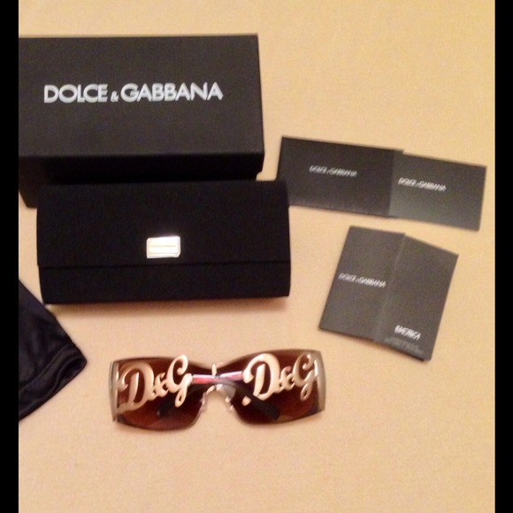 ❌SOLD❌Dolce Gabbana Metal Shield Logo Sunglasses - Picture 5 of 5