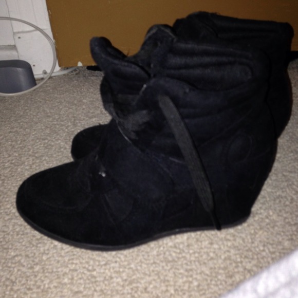 Wedge sneakers black