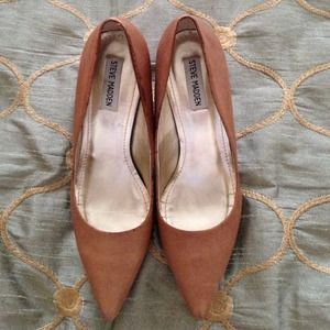 Steve Madden Camel Pumps