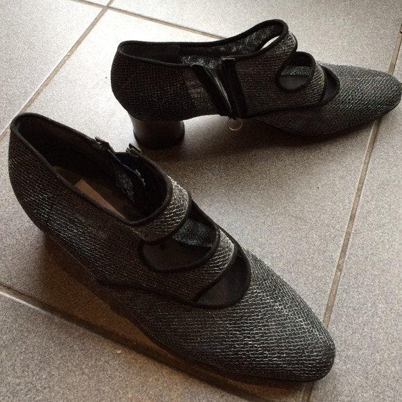 Italian Pareo shoes - NEVER WORN - Picture 1 of 4