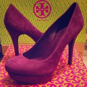 Tory burch high heels!!