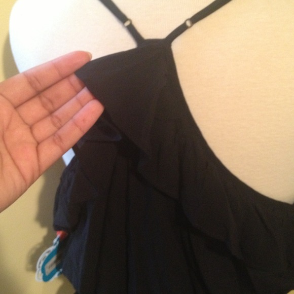 🚫SOLD🚫Black Ruffle Top - Picture 4 of 4