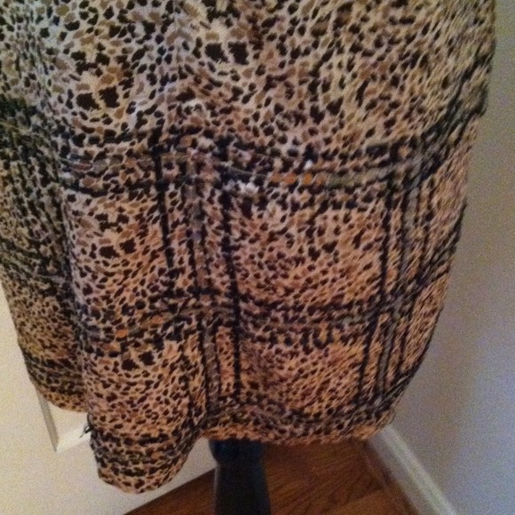 Silky type sheath dress with decorative bottom. - Picture 3 of 3