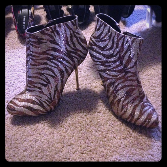 Tan and Burgandy Heels