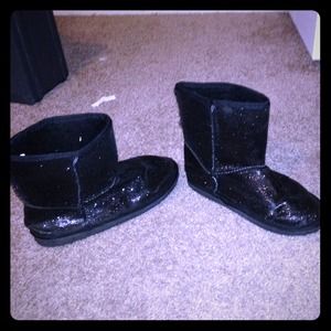 Sparkly black winter boots