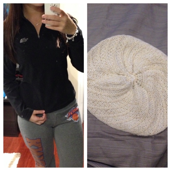 ❌RESERVED❌ aida_562 NORTHFACE SWEATSHIRT and hat