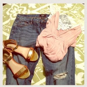 BUNDLE😊 UO tank & BDG Distressed Jeans ⚡️