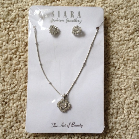 Necklace and earrings set