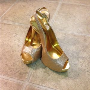 Brand new, romantic high heels