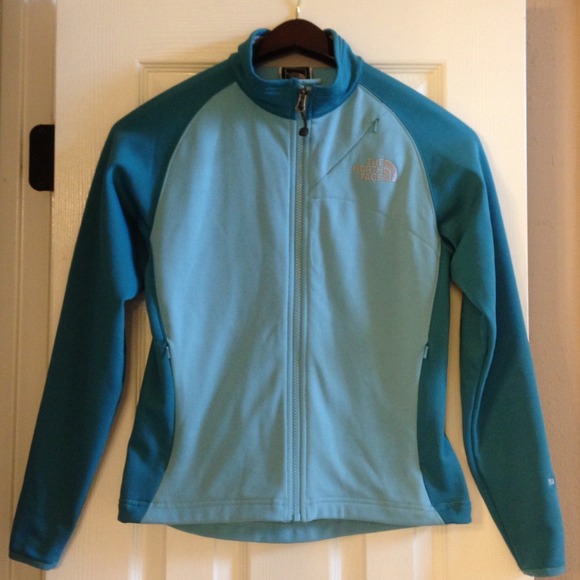 SOLD IN BUNDLENorth Face Jacket in new condition