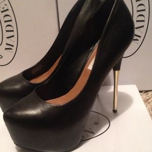 Steve Madden pumps