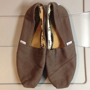 Chocolate Brown TOMS