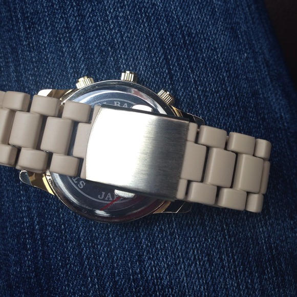 Gold watch - Picture 2 of 3