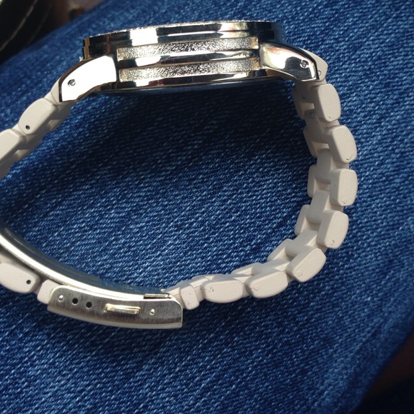 Gold watch - Picture 3 of 3