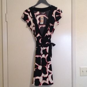 INC black white and red flower print dress