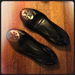 ON HOLD 🎉Black Friday Prices🎉 Tory Burch flats