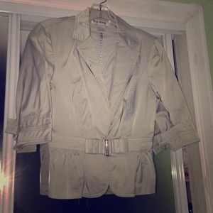 3/4 short silver blazer