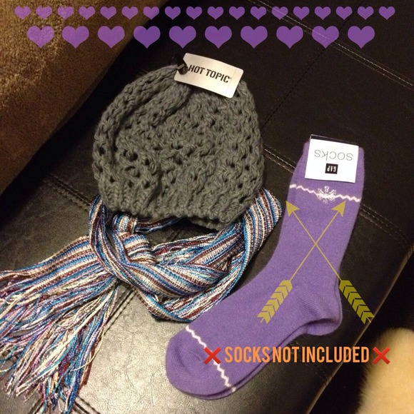 🚫SOLD🚫clemenza75 Gry Croc Beret, Scarf!❄️