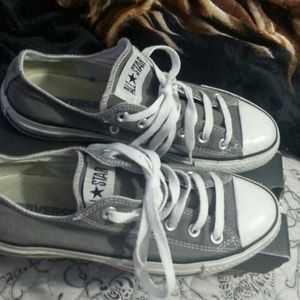 Grey converse
