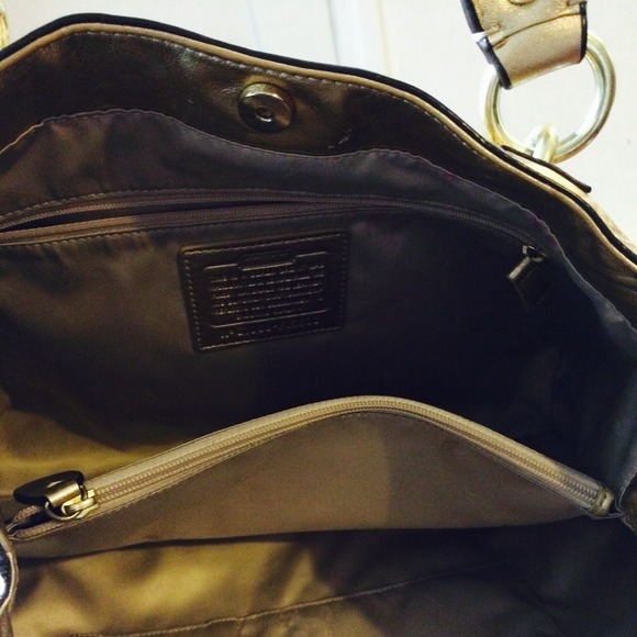 Gold Coach bag - Picture 3 of 4