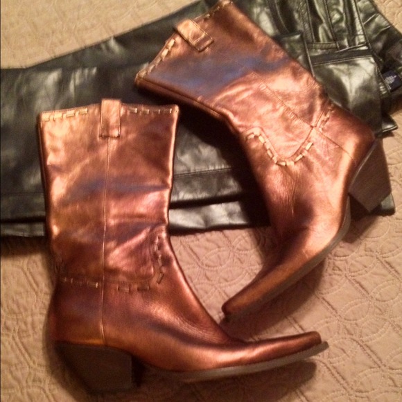 🎉FINAL CLOSEOUT  BCBG BRONZE  COWGIRL BOOTS
