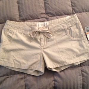 Fox khaki short size 7 NWTO