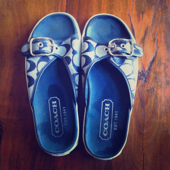 Navy/white Coach sandal. Size 6