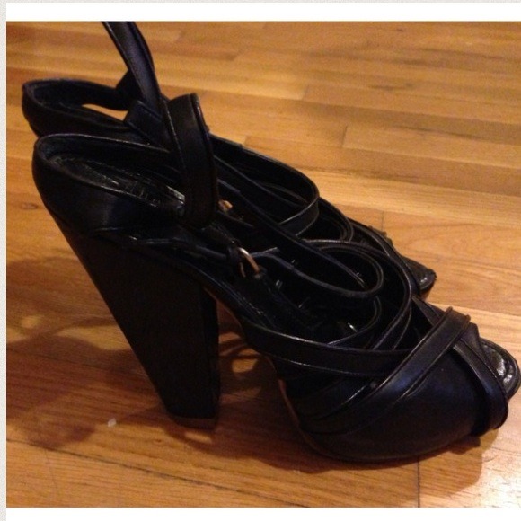 🚫BUNDLED🚫Givenchy Strappy Sandals - Picture 4 of 4