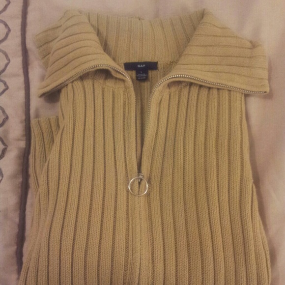 REDUCED Zip up Gap sweater