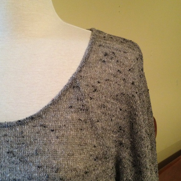 🚫Sold🚫Grey Top - Picture 2 of 4