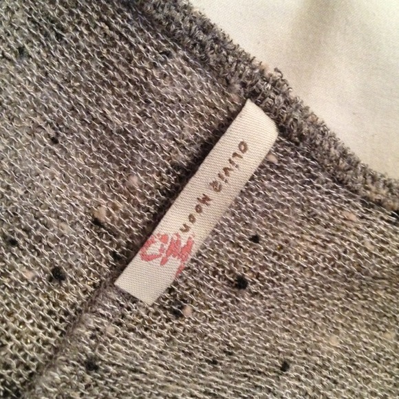 🚫Sold🚫Grey Top - Picture 3 of 4