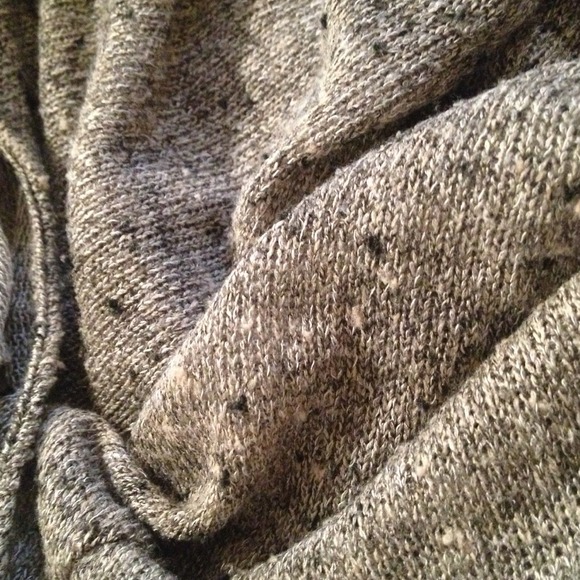 🚫Sold🚫Grey Top - Picture 4 of 4