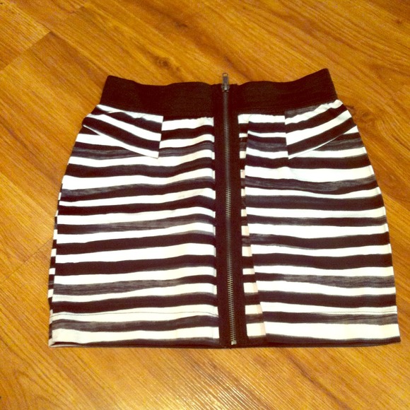 Striped zipper bodycon skirt