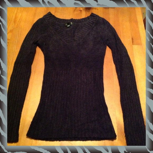 RESERVED⭐️💕Comfy Black Sweater💕