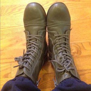 Distressed rugged grey combat boots/free tank