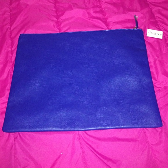 BRAND NEW Navy Oversized F21 Clutch