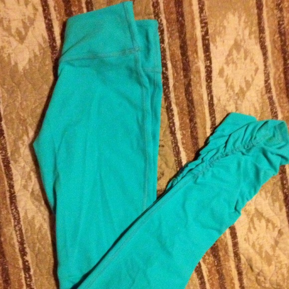 SOLD Beyond yoga long gathered leggings