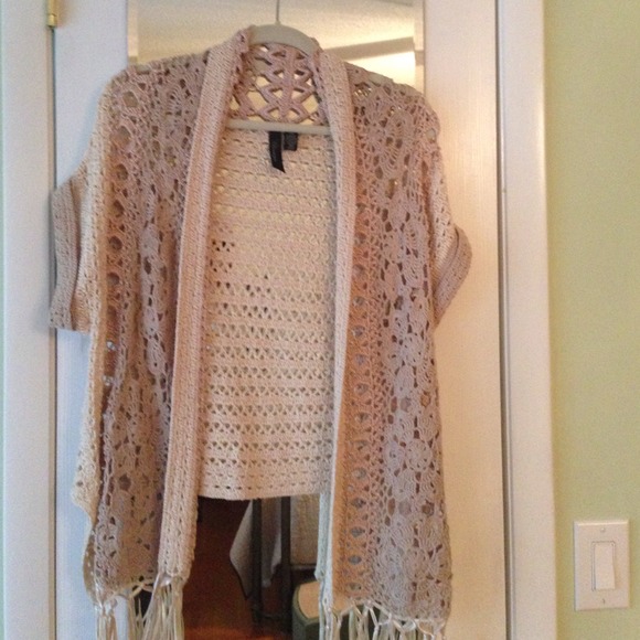 BKE Boutique (Buckle) NWOT Sweater M
