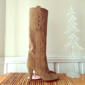 ⚠️RESERVED⚠️Suede Beige Italian Boots w Rusty Gold