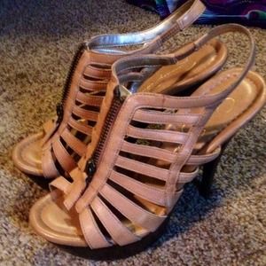 Jessica Simpson heels