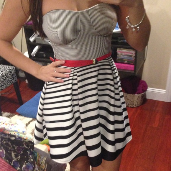❌RESERVED❌NW Beautiful sailor striped strapless!