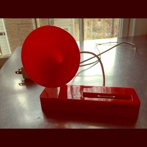 Ozaki iSuppli Gramo Speaker & Charger for iPhone