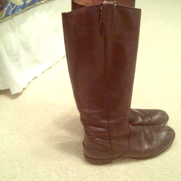 Madewell boots. worn in just right. Size 8.