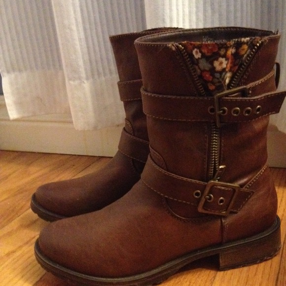Olsenboye boots! Like brand new <3