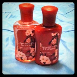 🌸Japanese cherry blossom shower gel and lotion🌸