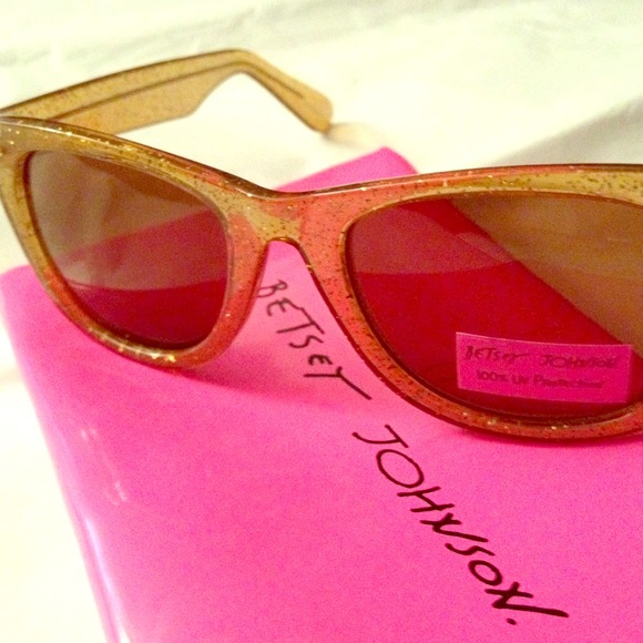 Betsey Johnson Glitter Wayfarer Sunnies