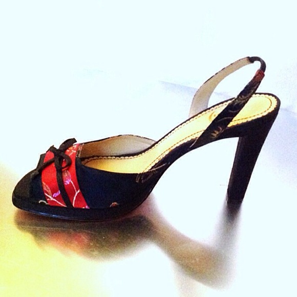 Embroidered silk metallic heels - Picture 2 of 4