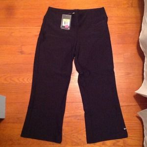 !Reduced! Nike crop yogas