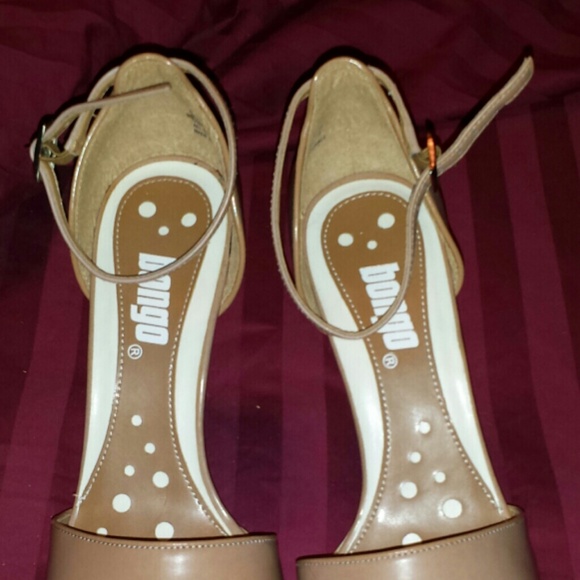 PRICE REDUCED!! BEAUTIFUL TAN BONGO STRAPPY HEELS! - Picture 3 of 4